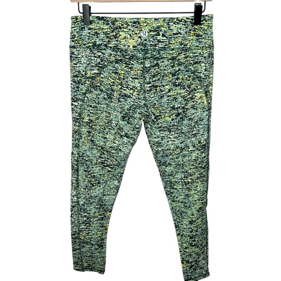 Lululemon Blue Green Static Camo 3/4 Leggings 10 - Picture 5 of 7